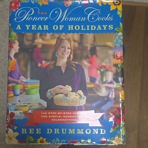 The Pioneer Woman Holiday Cookbook - Blue and Red